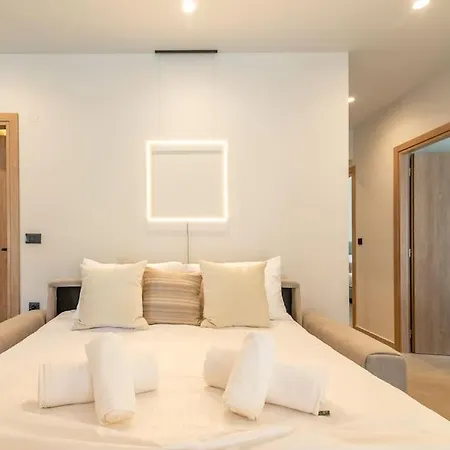 New Stylish Near Downtown 伊拉克利翁
