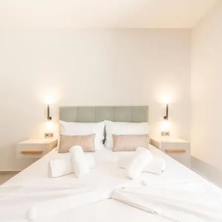New Stylish Near Downtown
